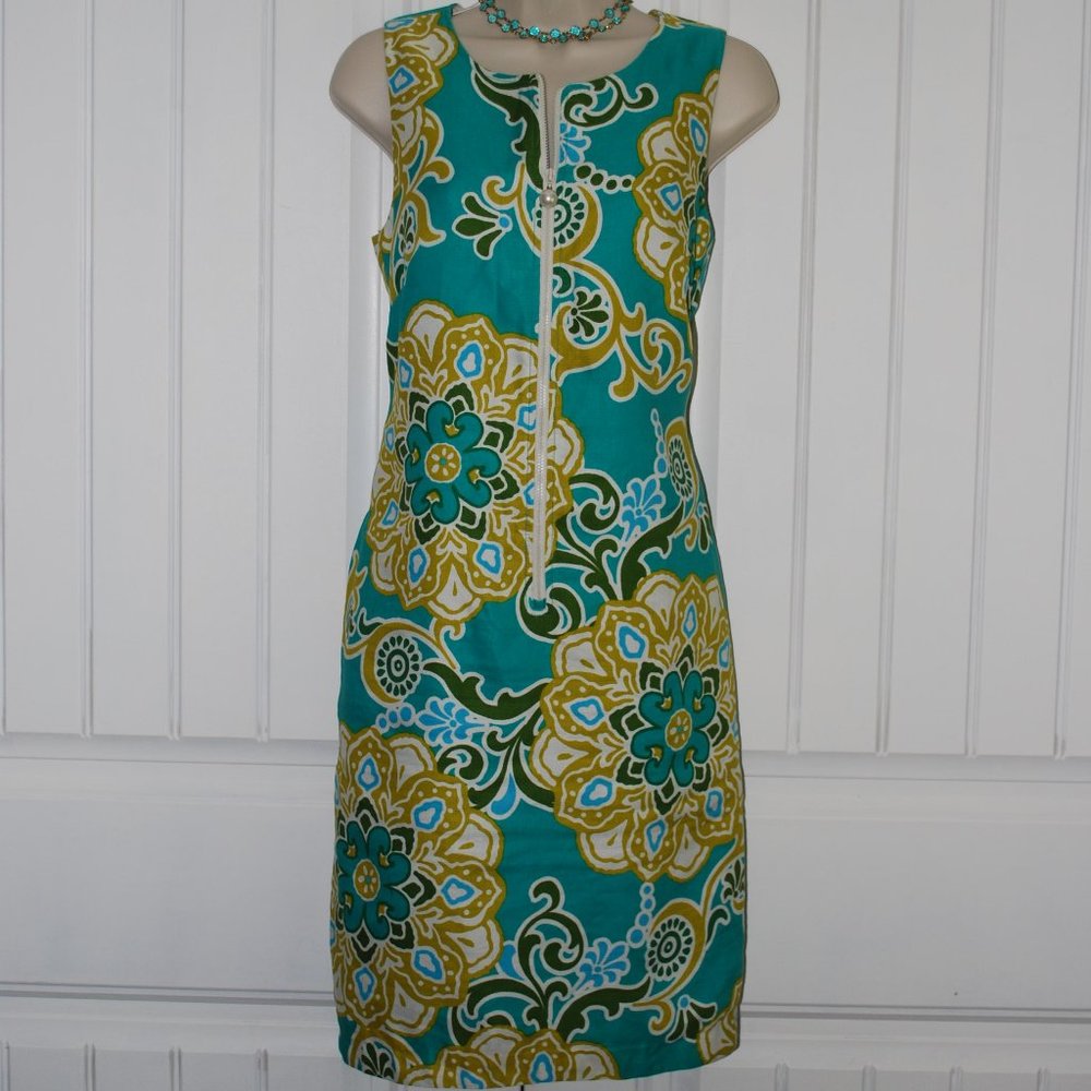🌼💚Adorable Taylor Shift Dress Green and Gold Floral Pattern Size 8🌼💚